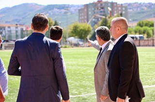 Gemlik’te Futbol Sahaları Yenileniyor